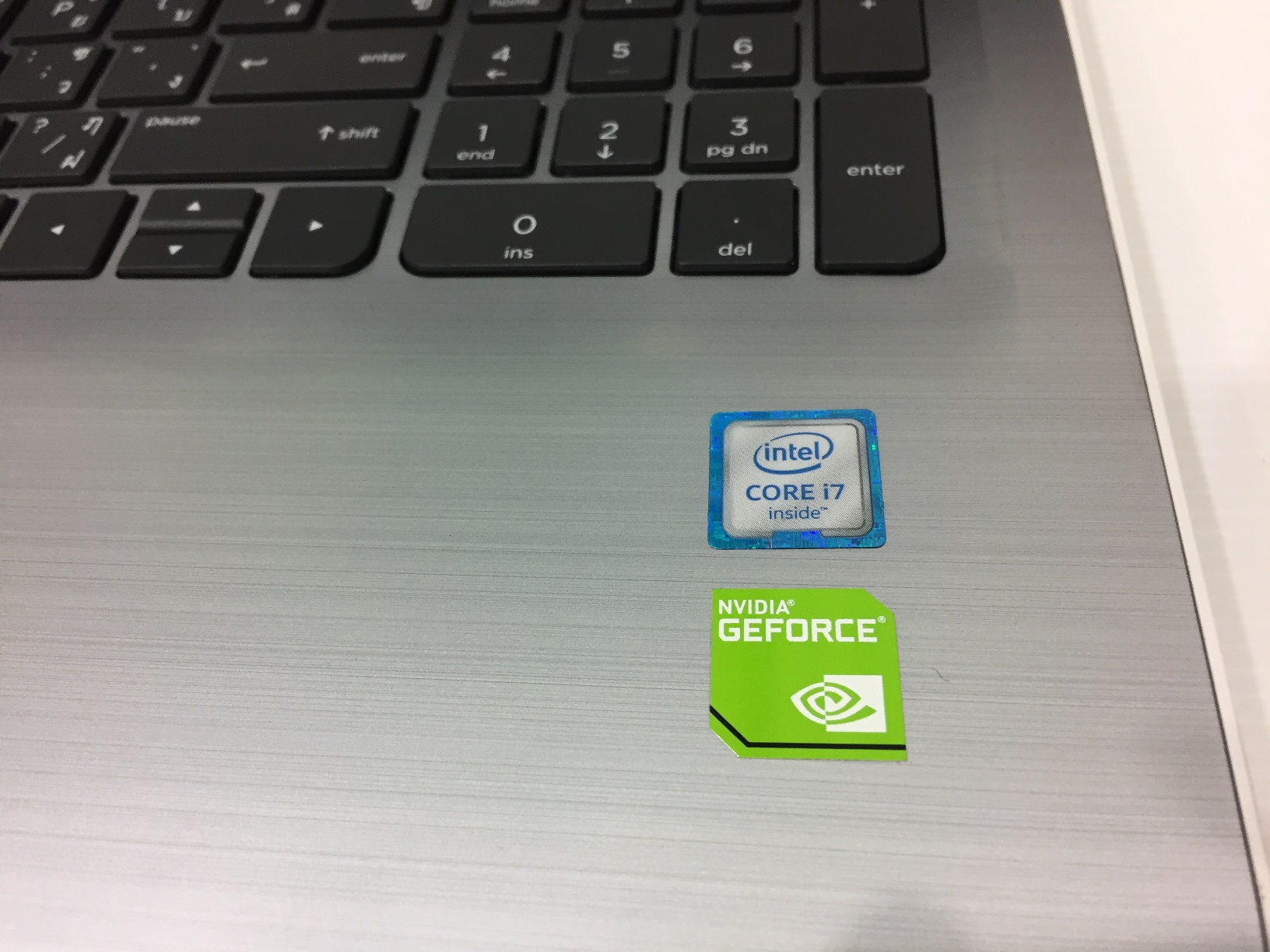 HP Pavilion 15-ab210TX