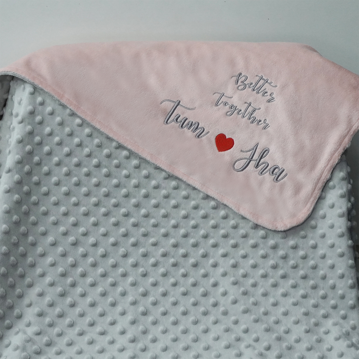 ผ้าห่ม Minky - สี Rose Quartz&Grey 75x100cm แบบปักชื่อ+icon - Heart
