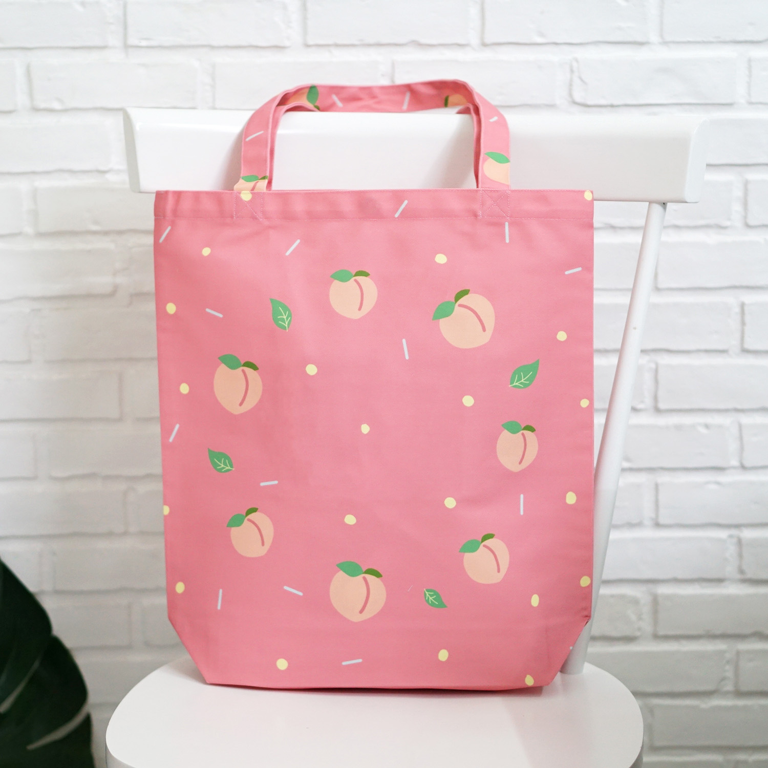 กระเป๋าผ้าแคนวาสพร้อมส่ง ลาย Peach - Pink