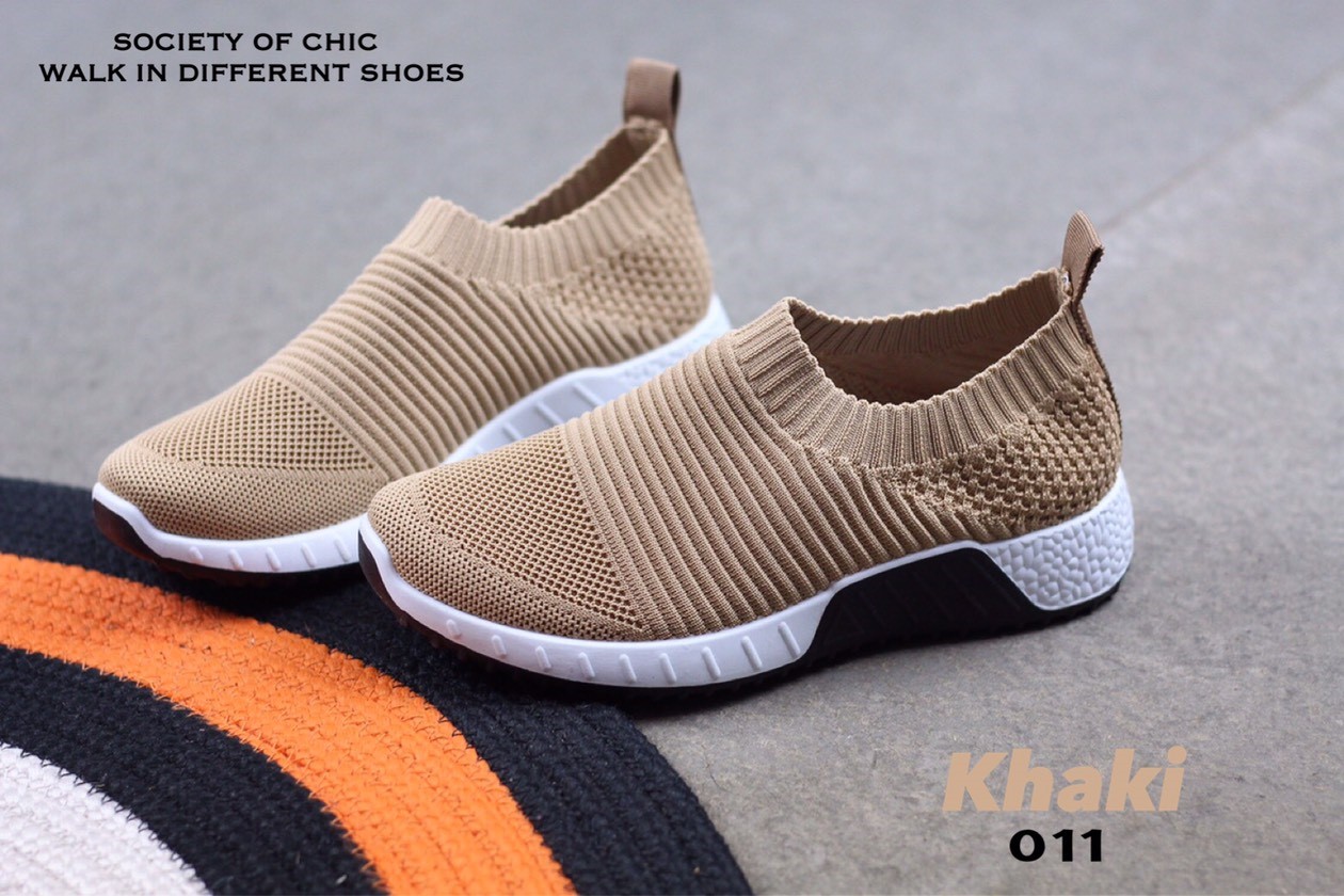 รองเท้าผ้าใบทรงสวมขอบถุงเท้า (สีเลือดหมู)