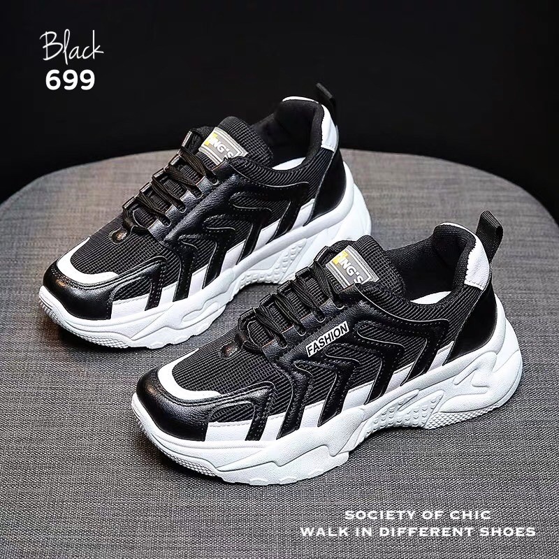 รองเท้าผ้าใบกันลื่นสไตล์สปอร์ต (สีขาว)