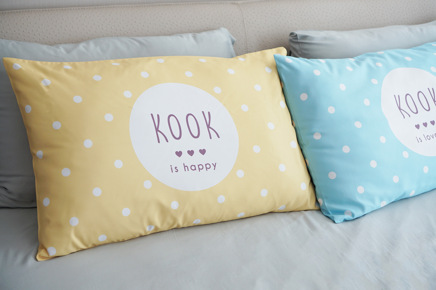 ปลอกหมอนหนุนคู่ พิมพ์ลายเต็มผืน Polka Dot - Yellow&Blue