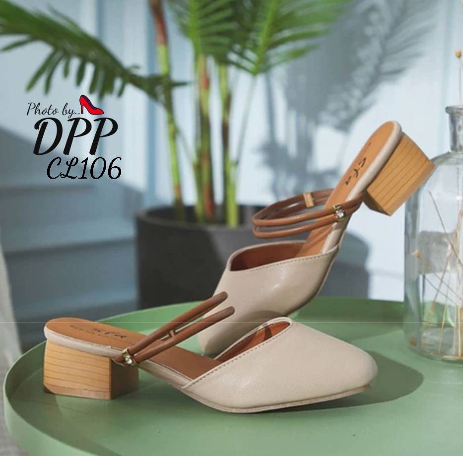 รองเท้าคัทชูส้นเตี้ยส้นลายไม้ (สีครีม)