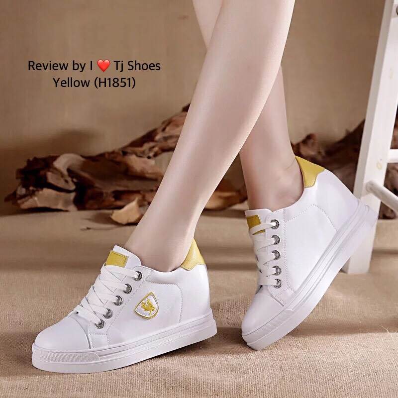 รองเท้าใบพียูเสริมส้นแต่งโลโก้ (สีดำ)