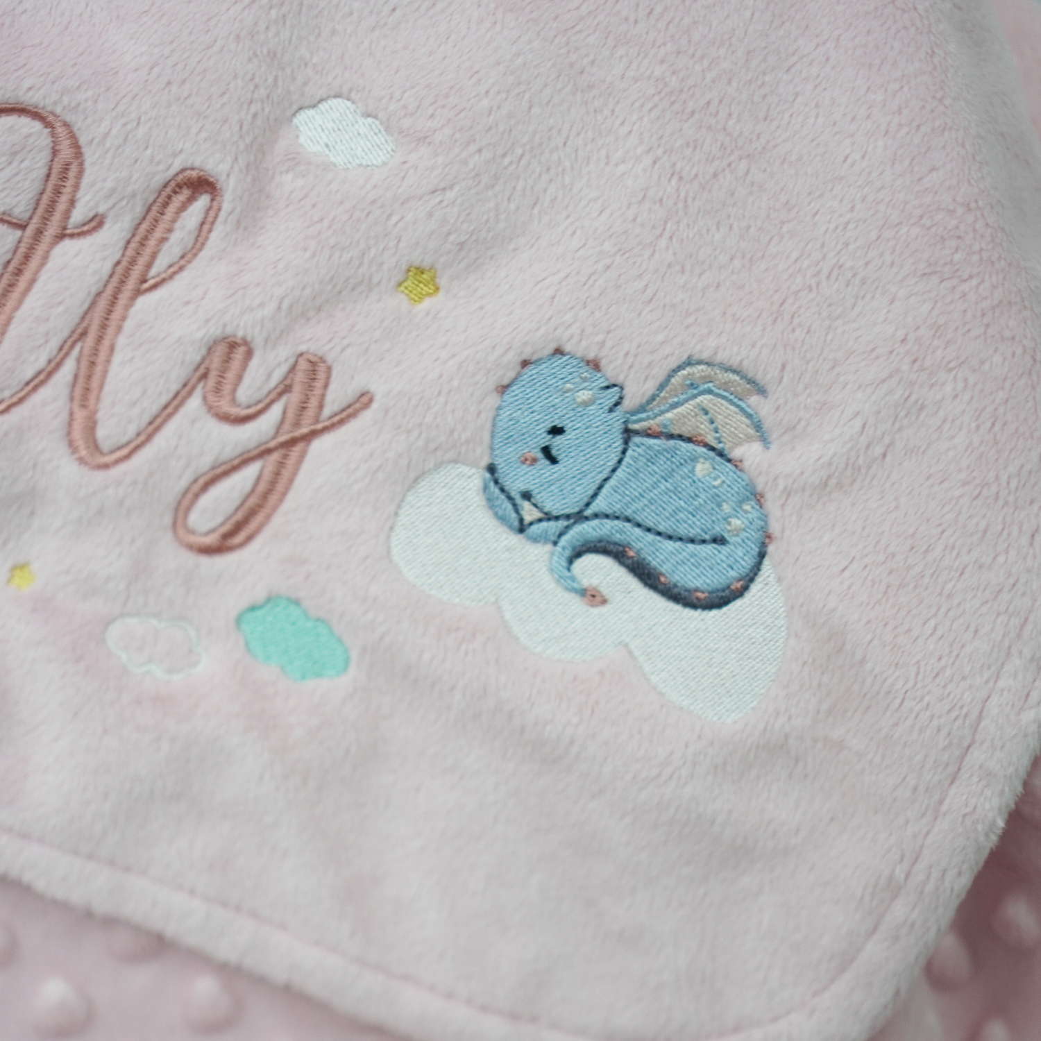 ผ้าห่ม Minky - สีชมพู 75x100cm แบบปักชื่อ+การ์ตูน - Dragon