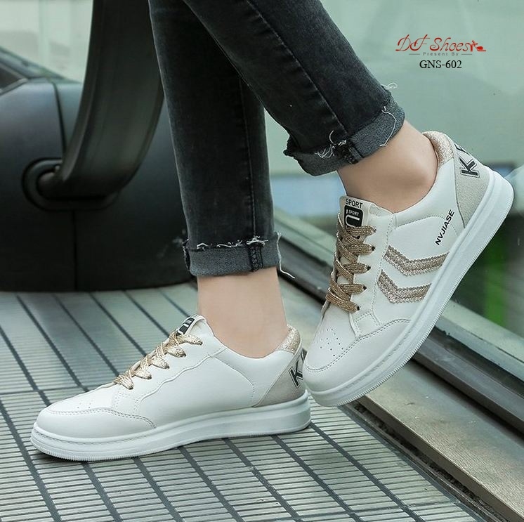 รองเท้าผ้าใบแต่งแถบกลิตเตอร์ (สีเทา)