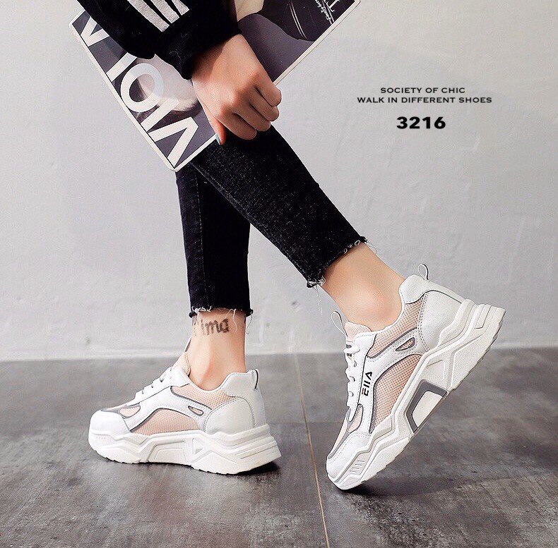 รองเท้าผ้าใบแฟชั่นทรงSportแต่งลาย (สีดำ)