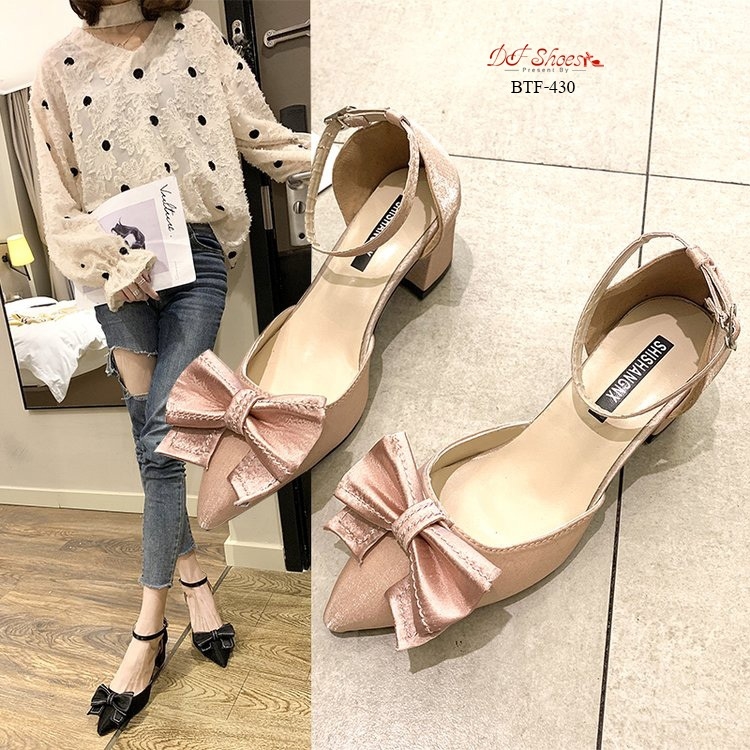 รองเท้าคัทชูส้นเตี้ยแต่งโบว์ (สีดำ)