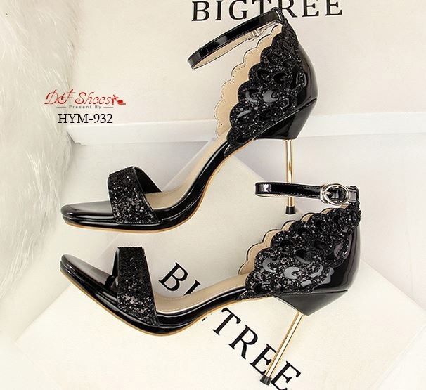 รองเท้าส้นสูงรัดข้อบุกลิตเตอร์ (สีบรอนซ์)