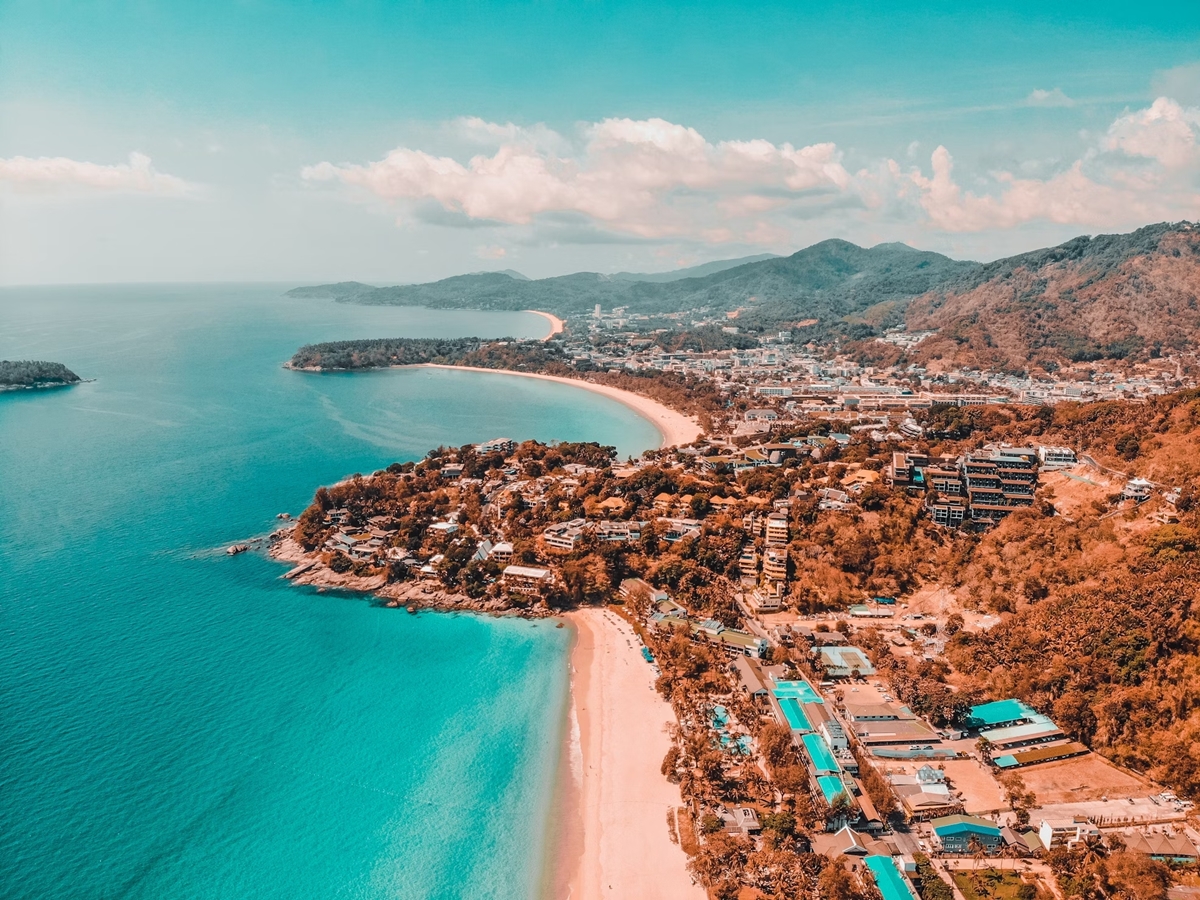 ขายโรงแรมหรู ระดับ 4 ดาว ขนาด 224 ห้อง ใกล้หาดกะรน จ.ภูเก็ต