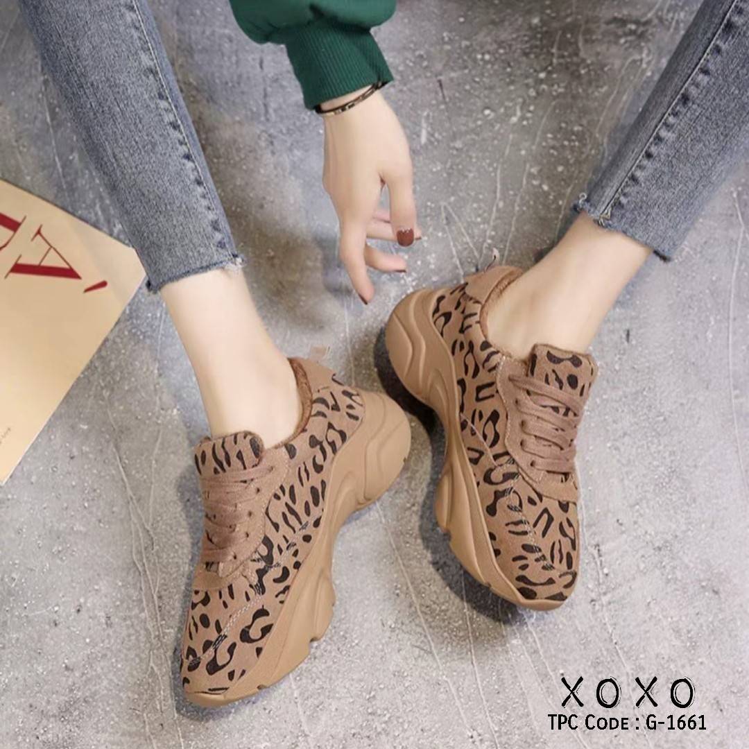 รองเท้าผ้าใบทรงSportแต่งลายเสือ (สีน้ำตาลอ่อน)