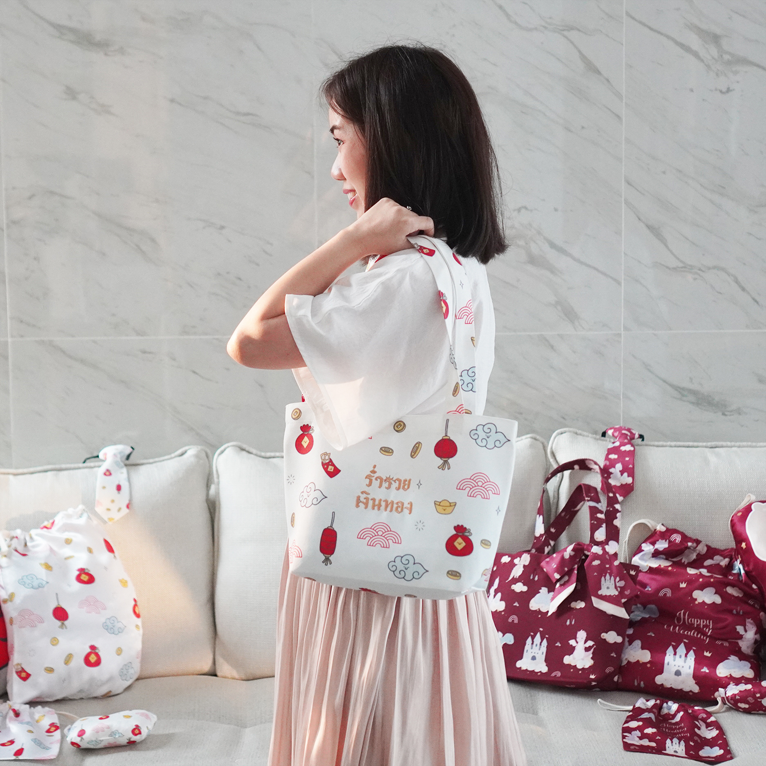 กระเป๋าผ้าแคนวาส ปักชื่อ (ไซส์ S) ลาย Chinese Calendar Money - White