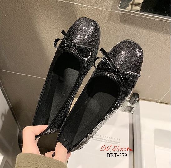 รองเท้าคัทชูส้แบนปักเลื่อม (สีเงิน)