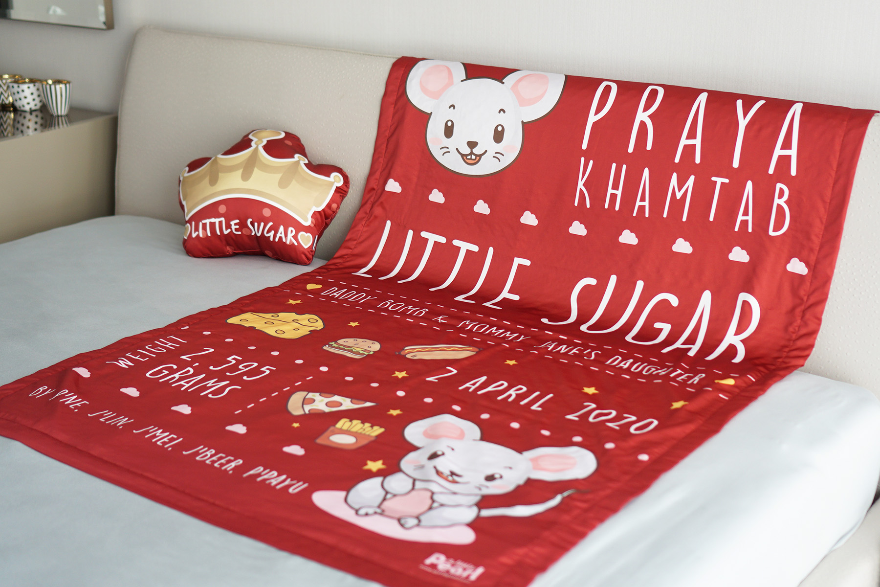 ผ้าห่ม ใส่ประวัติแรกเกิด ลายปีหนู สี Burgundy