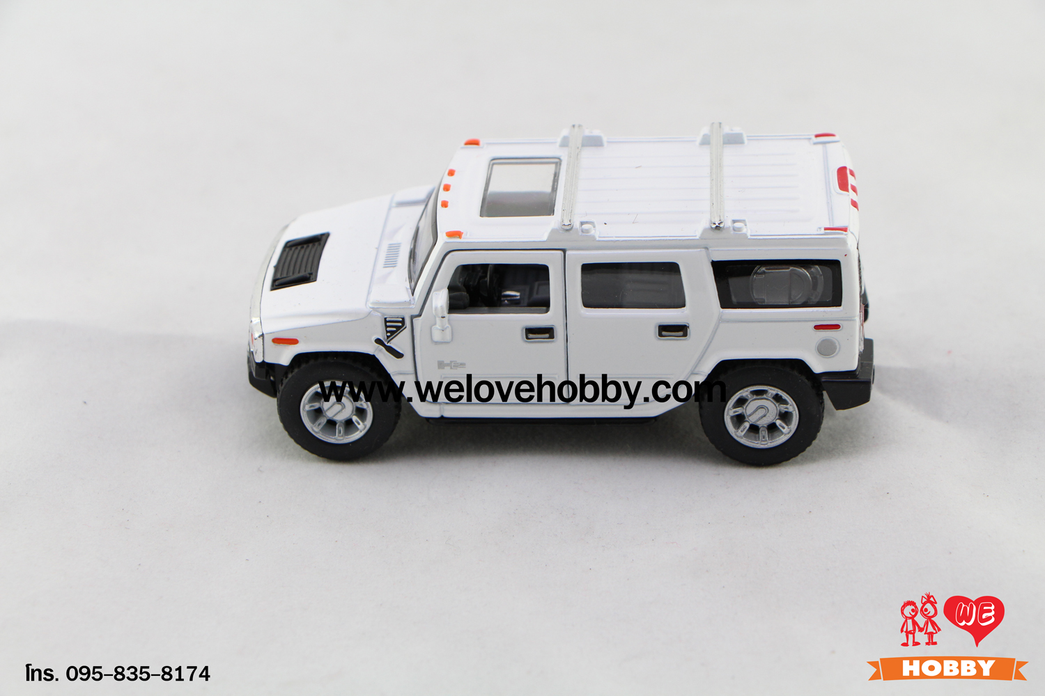 โมเดลรถ 2008 Hummer H2 SUV สีขาว Scale 1:40