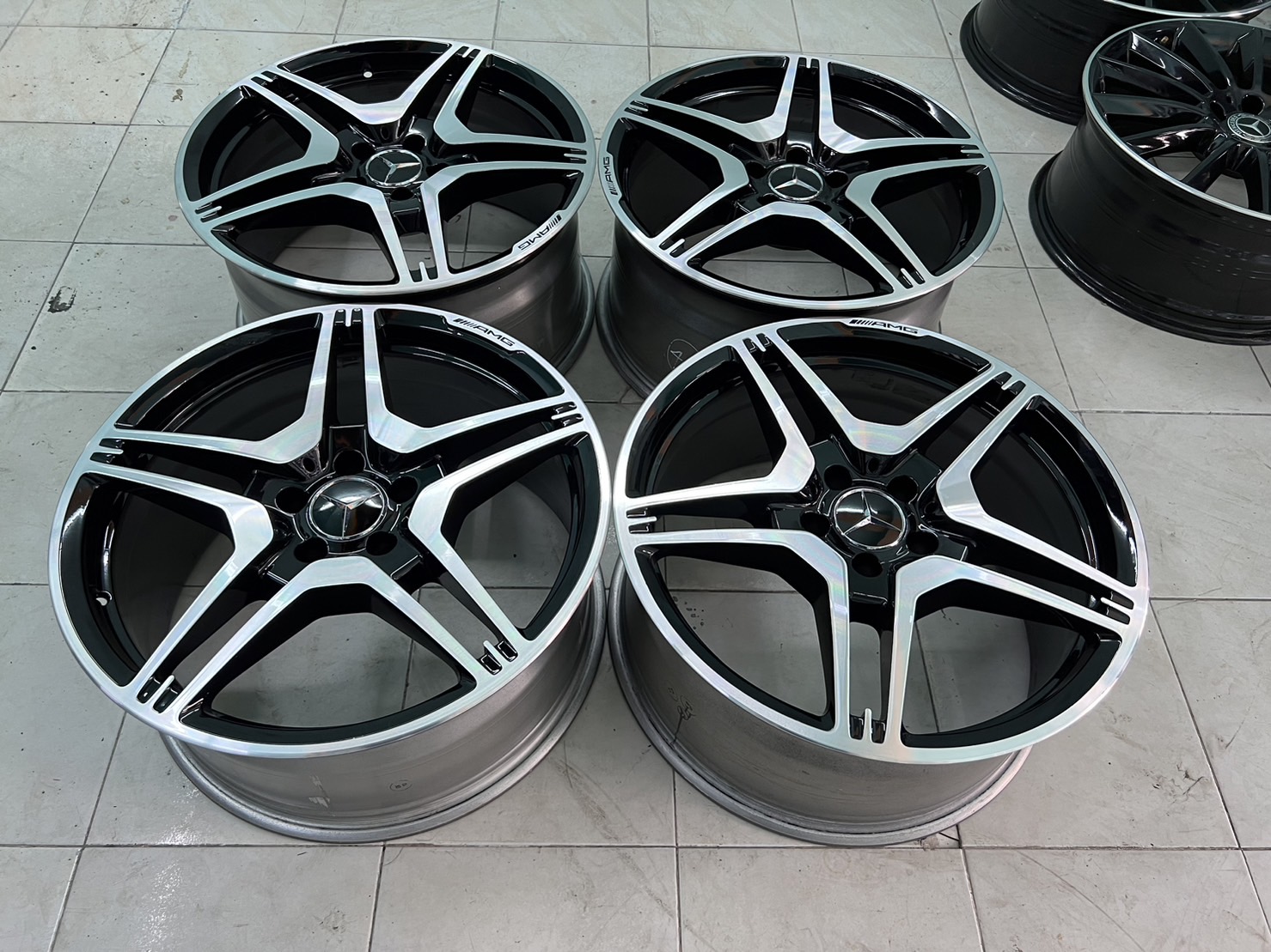 ล้อเบนซ์แท้ AMG ST4 E63 19" w212 หายยากนานๆมาที
