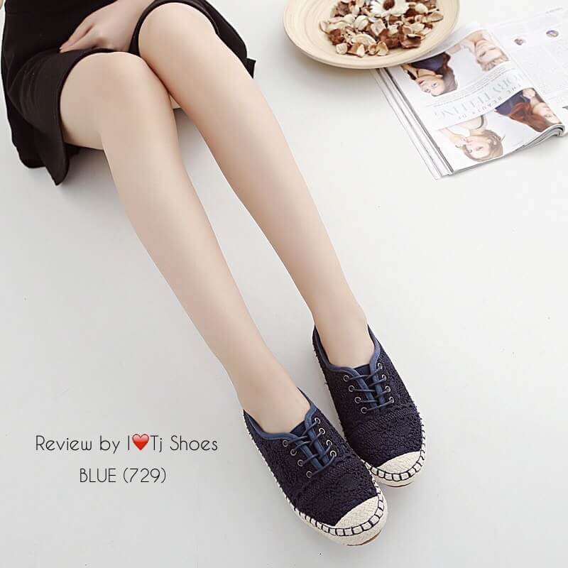 รองเท้าผ้าใบลูกไม้สไตล์วินเทจ (สีกรม)