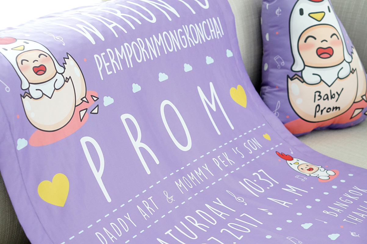 ผ้าห่มเด็ก ใส่ประวัติแรกเกิด ลายกุ๊กไก่ สีม่วง / Kook Kai - Purple