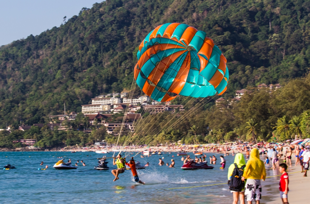 ขายโรงแรม ขนาด 98 ห้อง ใกล้หาดป่าตอง จ.ภูเก็ต เพียง 260 เมตร