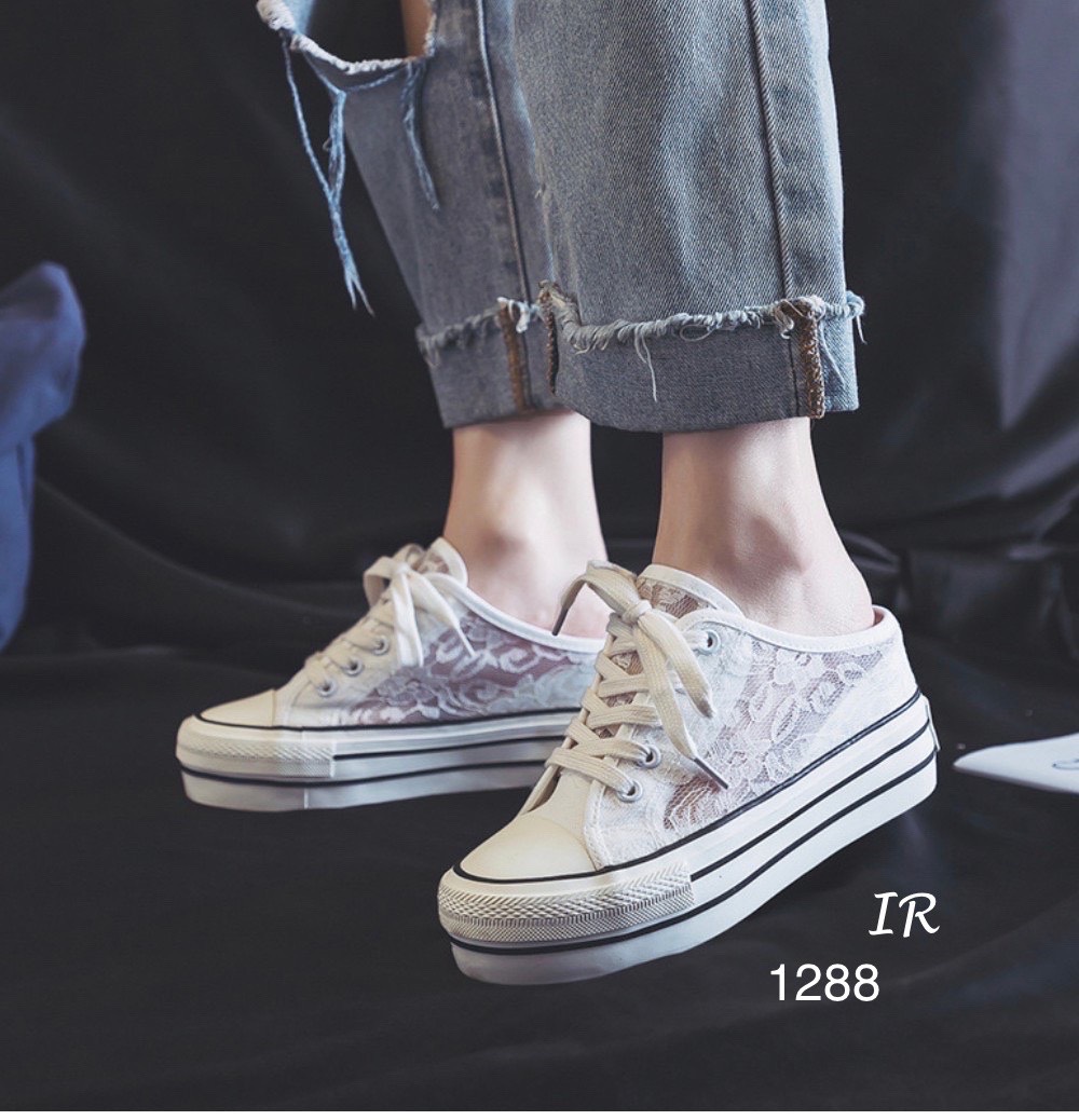 รองเท้าผ้าใบลูกไม้เปิดส้น