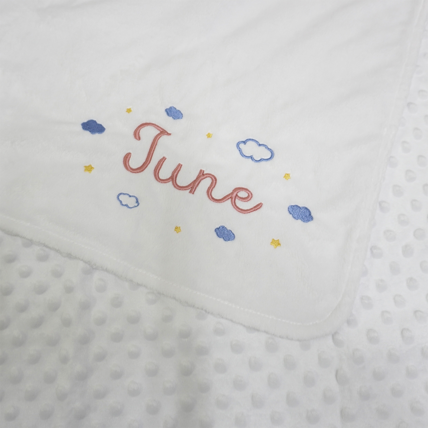 ผ้าห่ม Minky - สีขาว 75x100cm แบบปักชื่อ+icon - Cloud