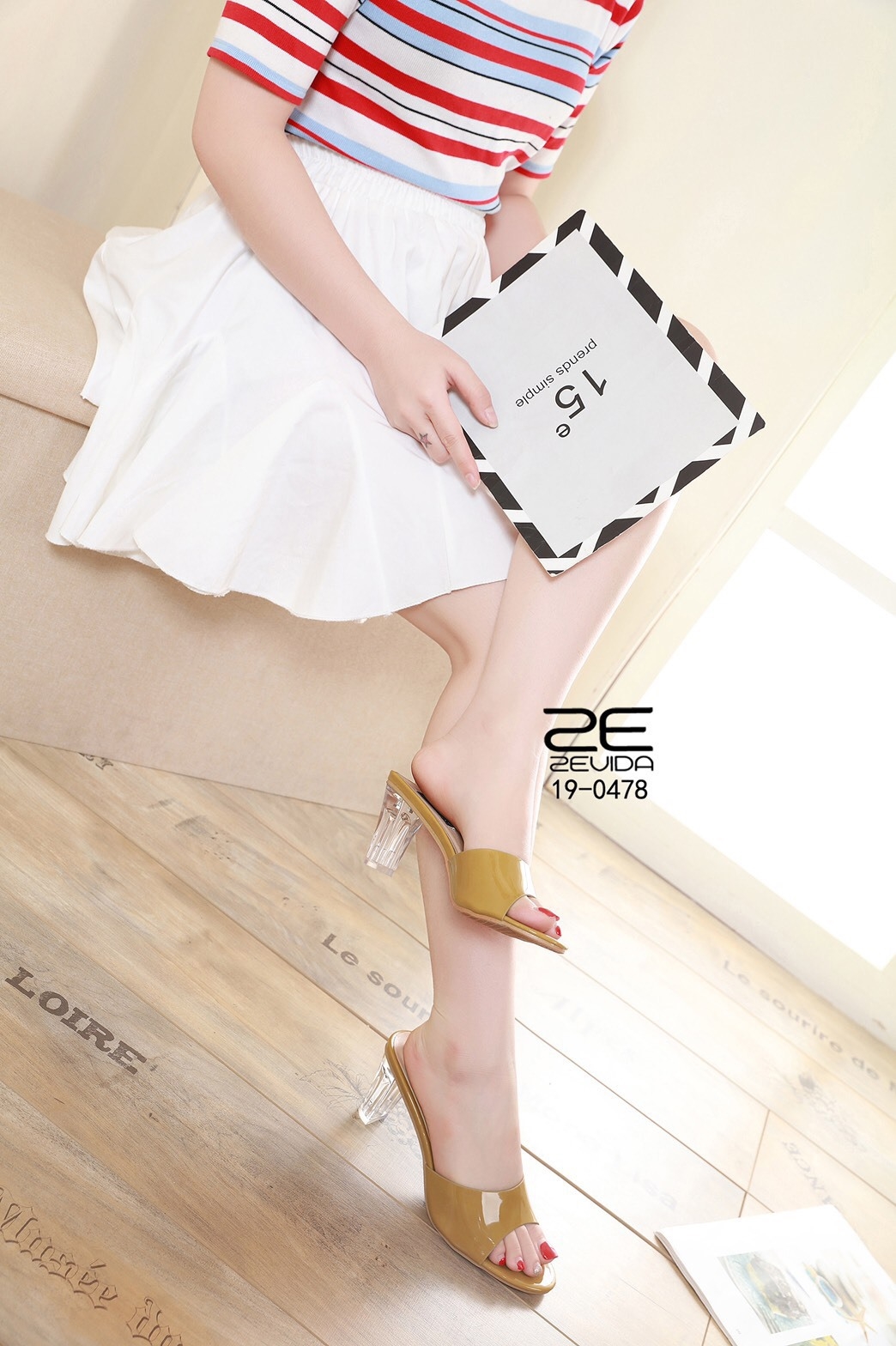 รองเท้าส้นแก้วใสเปิดหน้า (สีเทา)