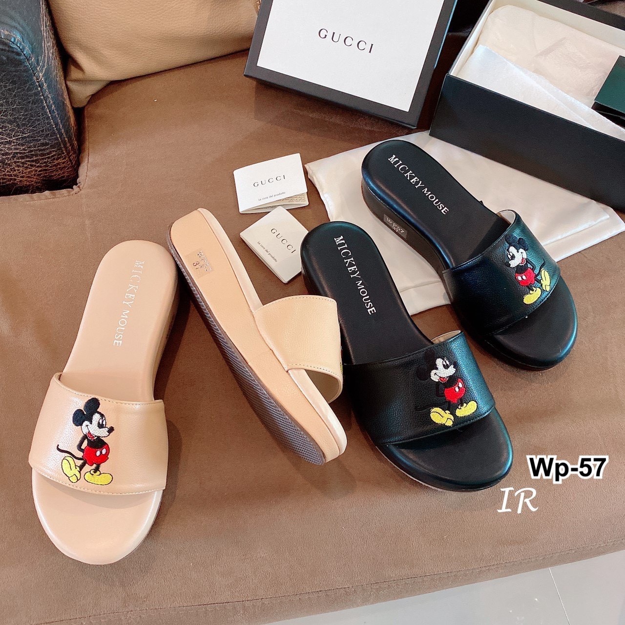 รองเท้าแตะปักลายมิกกี้ (สีดำ)