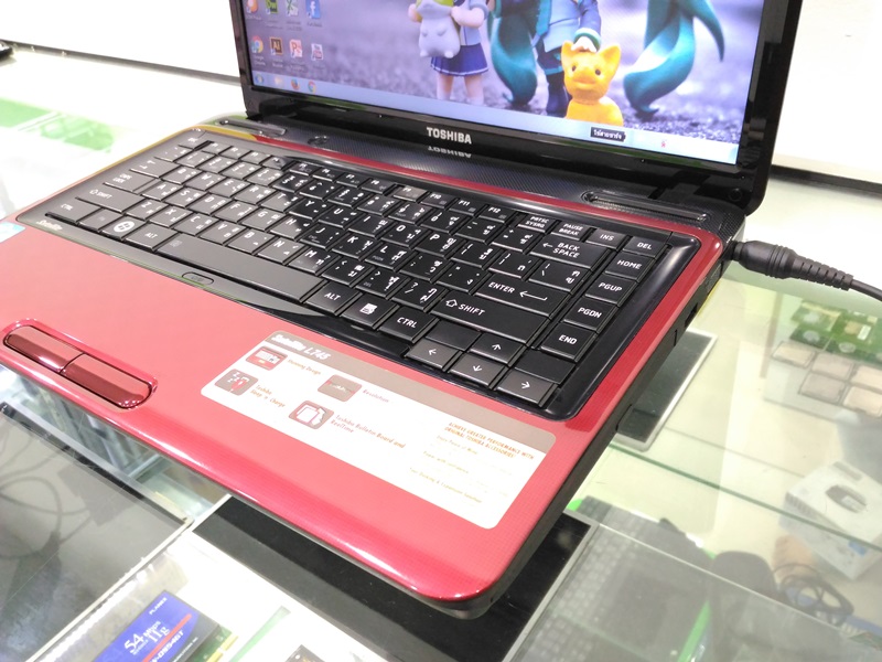 TOSHIBA Satellite L745