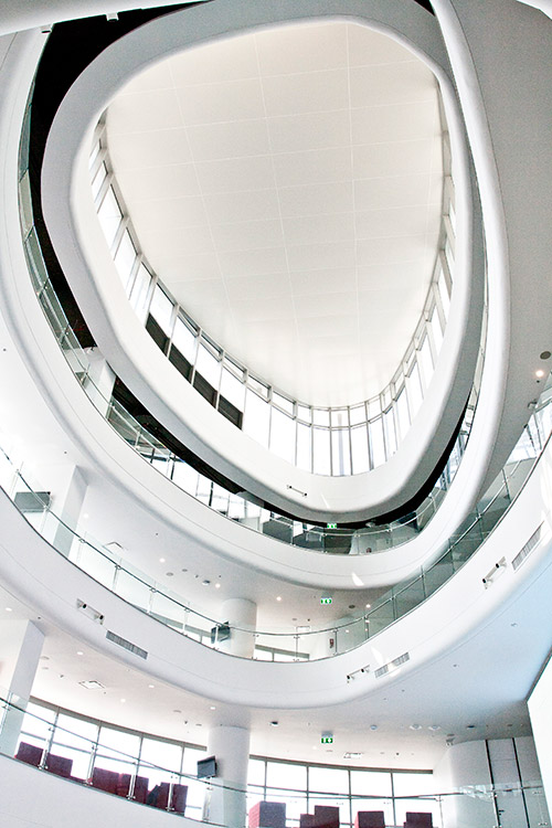 อาคารสำนักงาน ยูนิลีเวอร์ เฮ้าส์ สำนักงานให้เช่าใกล้รถไฟฟ้า MRT พระราม 9 และ ใกล้ห้างเซ็นทรัลพระราม 9 กรุงเทพฯ