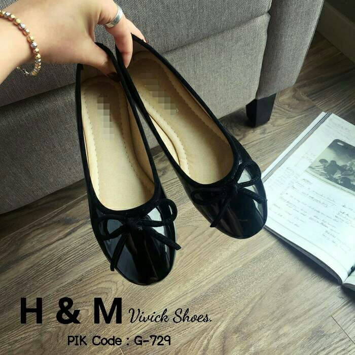 รองเท้าคัทชูหนังแก้วสไตล์ H&M (สีดำ)