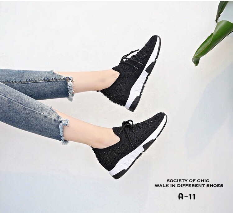 รองเท้าผ้าใบแฟชั่นทรงsportแต่งคริสตัล (สีขาว)