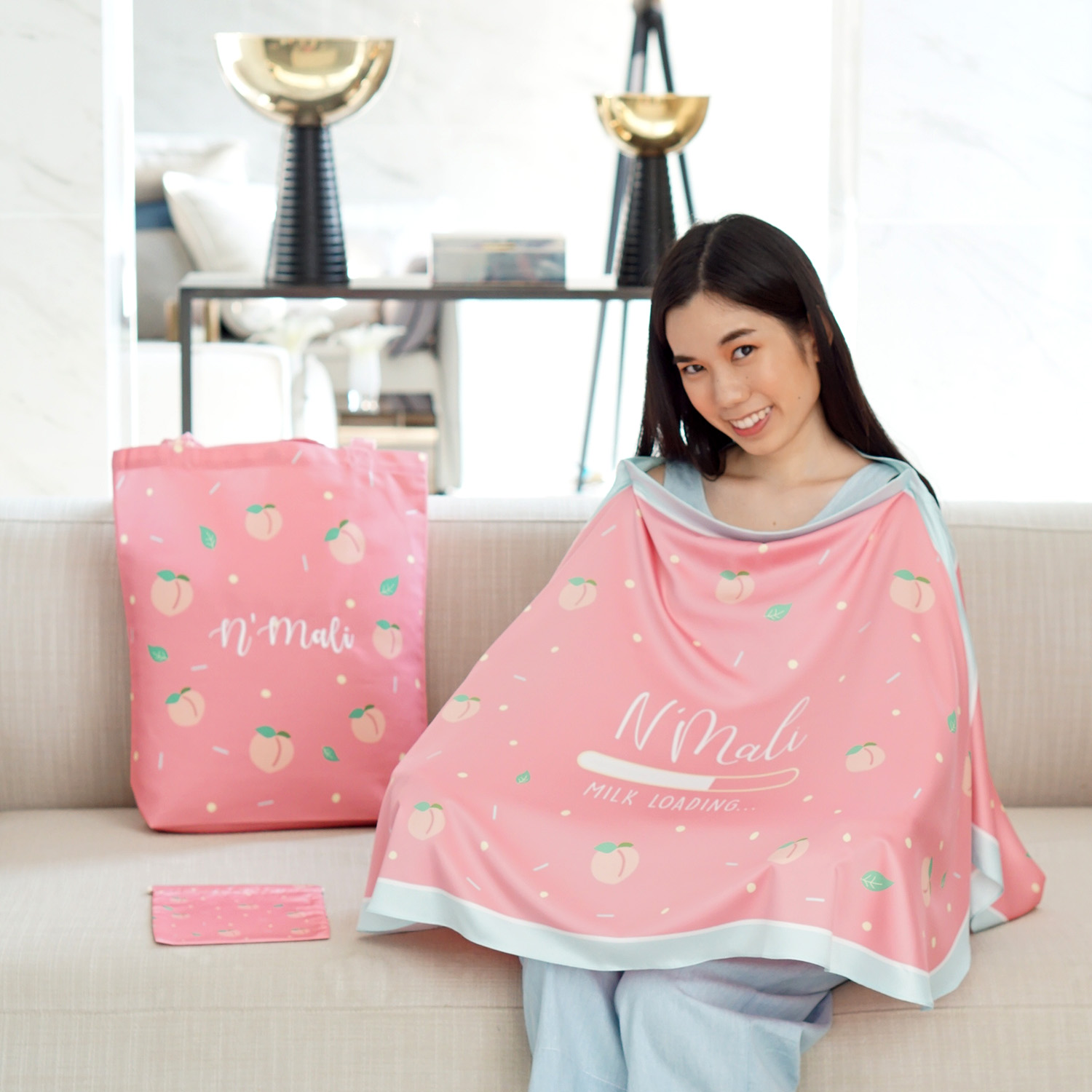 ผ้าคลุมให้นม สั่งทำใส่ชือ ลาย Peach - Pink