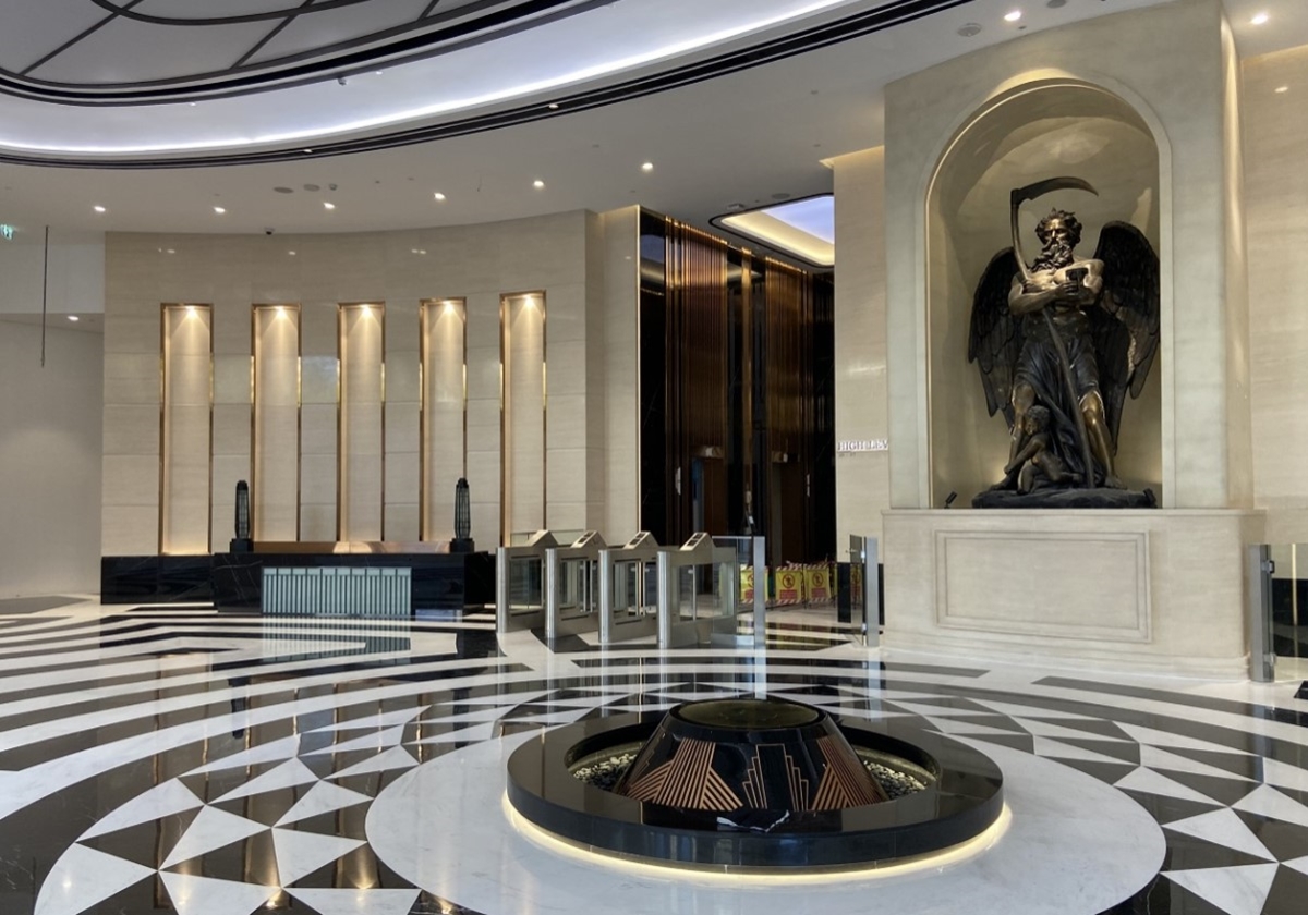 อาคารสำนักงานโครนอส สาทร (Kronos Sathorn office building) สำนักงานให้เช่าย่านถนนสาทร พระราม 4 กรุงเทพฯ ใกล้สวนลุมพินี เพียง 700 เมตร