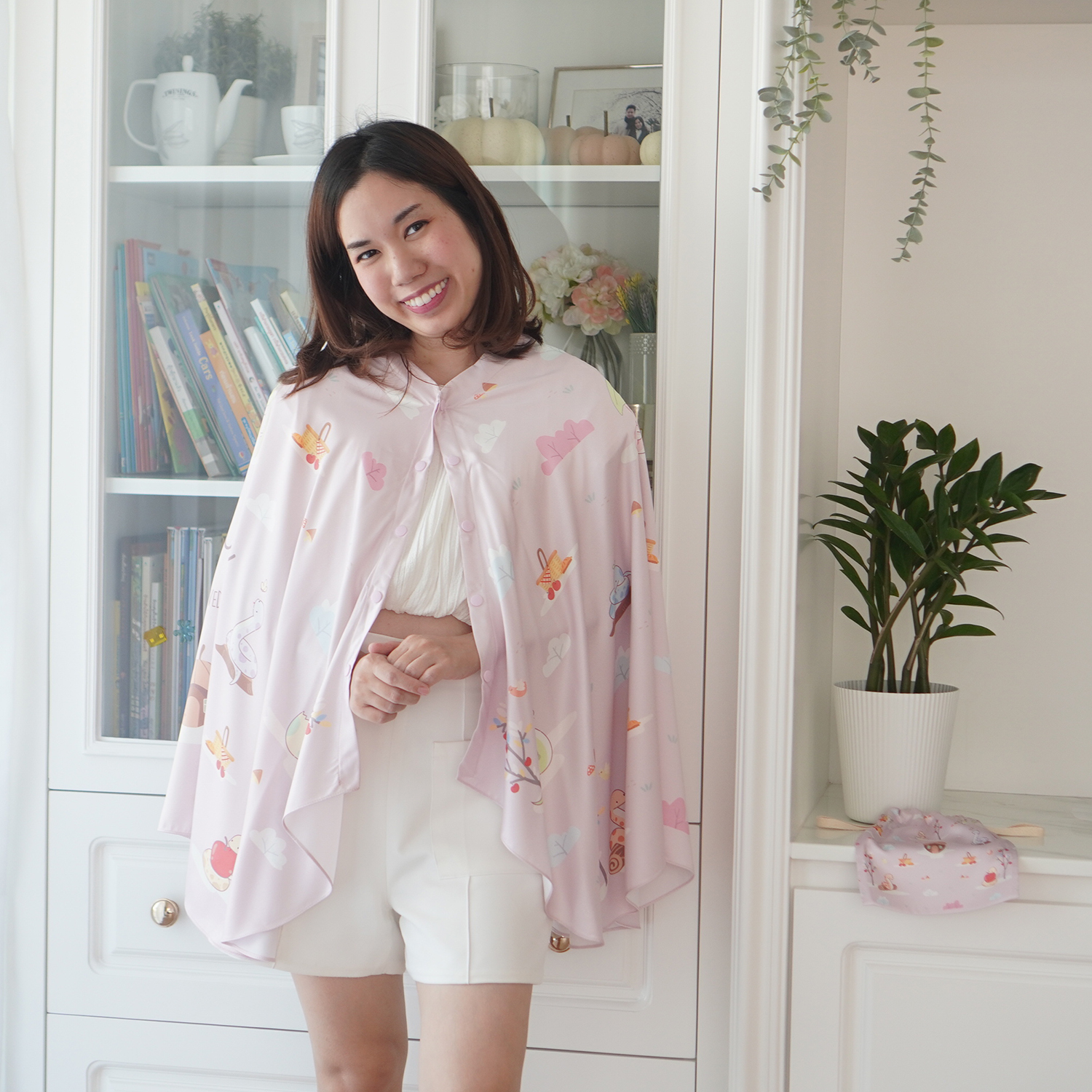 ผ้าคลุมให้นม 3in1 (รุ่นมีกระดุม ถอดโครงได้) แบบสั่งทำใส่ชื่อ ลาย Snakes in the garden - Pink