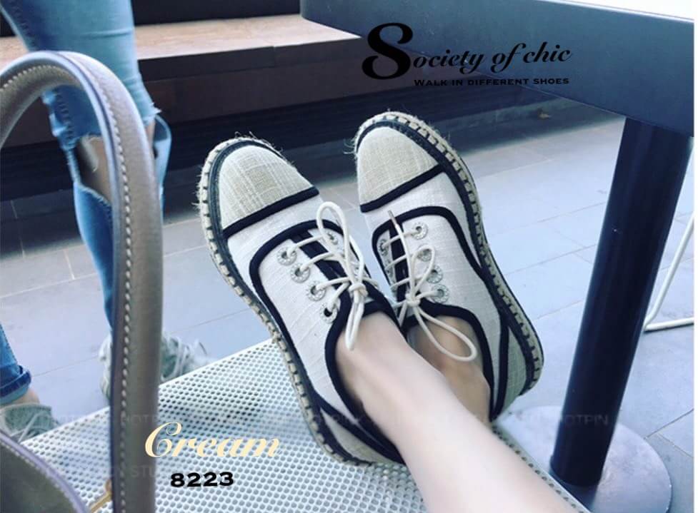 รองเท้าผ้าใบทูโทน (สีครีม)