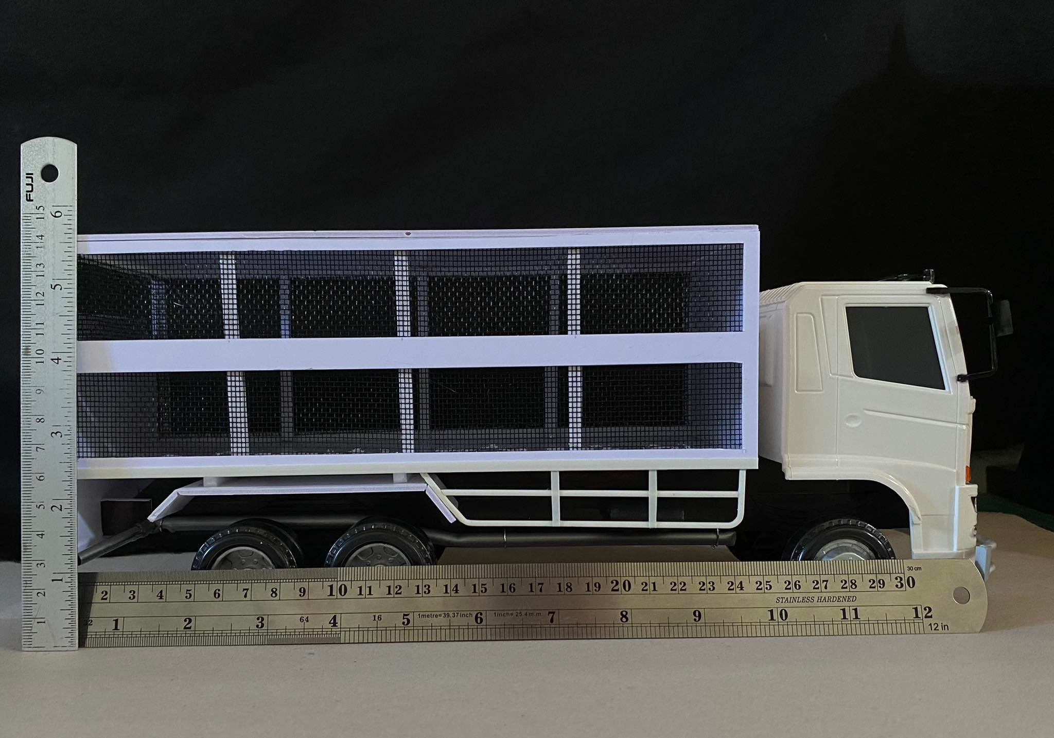 รถขนหมู เดิมๆ