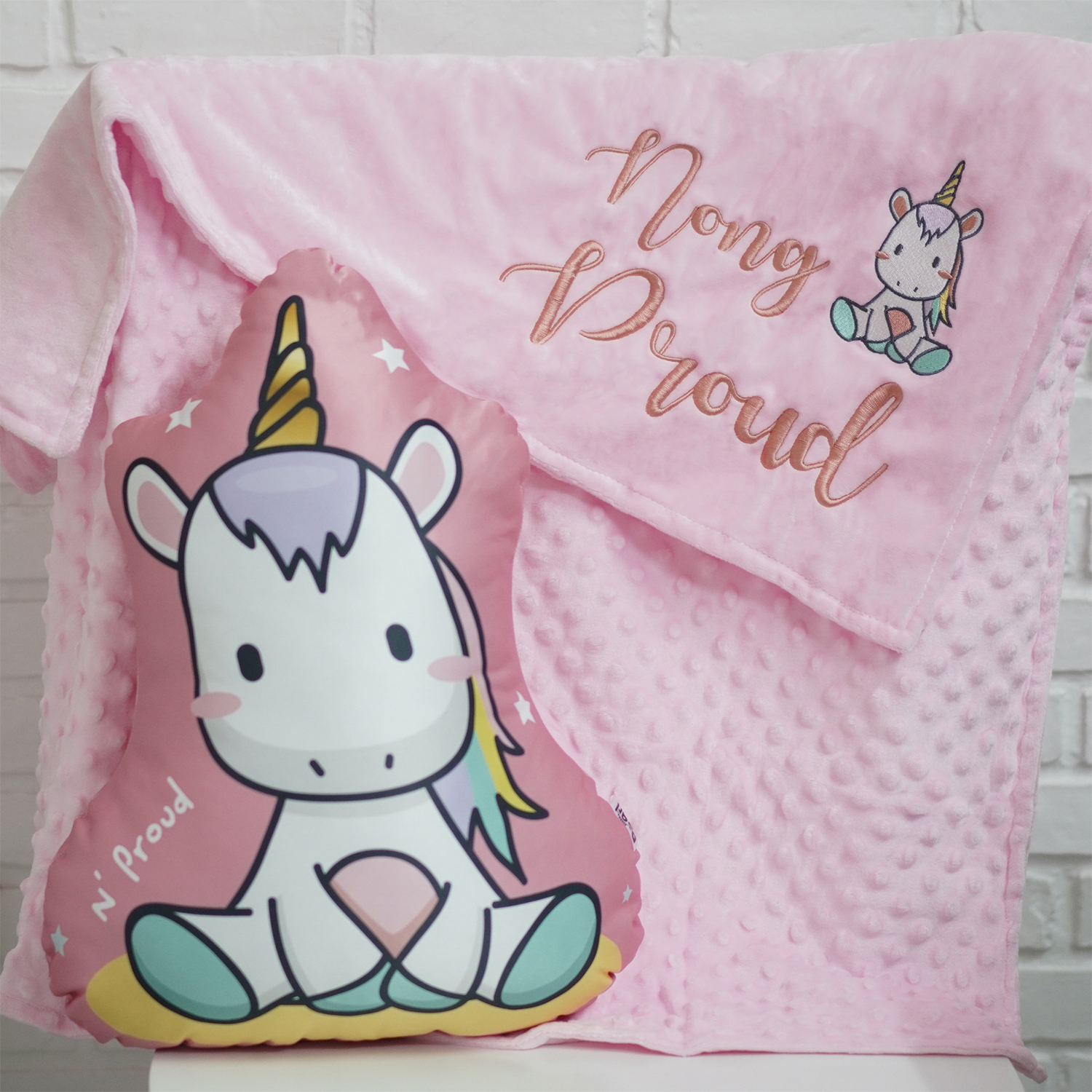 ชุดของขวัญเด็กแรกเกิด ผ้าห่มขนาด งานปัก 75x100cm + หมอนอิง 1 ใบ ลาย Unicorn - Pink