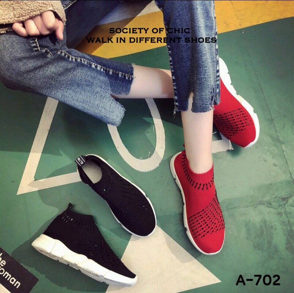 รองเท้าผ้าใบผ้ายืดแต่งคริสตัล (สีดำ)