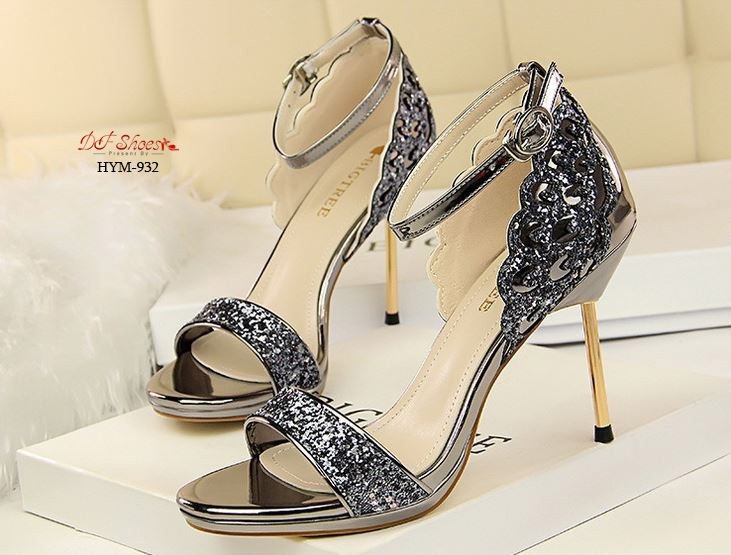 รองเท้าส้นสูงรัดข้อบุกลิตเตอร์ (สีบรอนซ์)