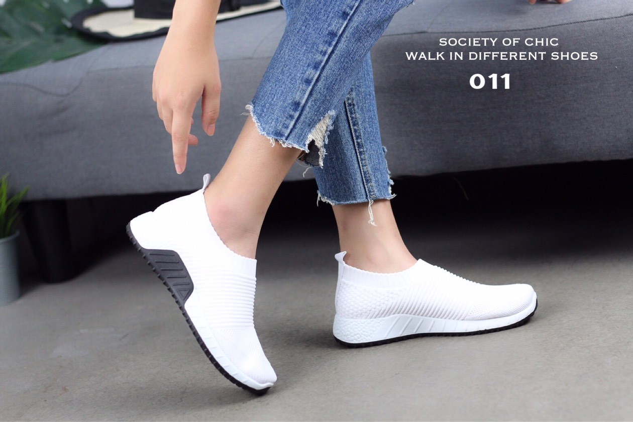 รองเท้าผ้าใบทรงสวมขอบถุงเท้า (สีเลือดหมู)