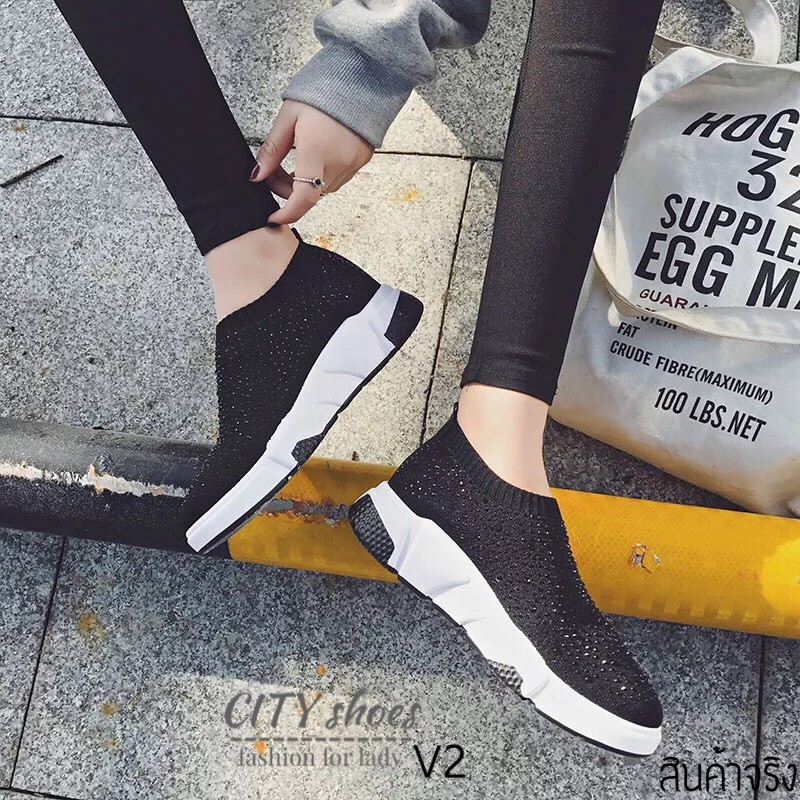 รองเท้าผ้าใบสวมแต่งคริสตัล