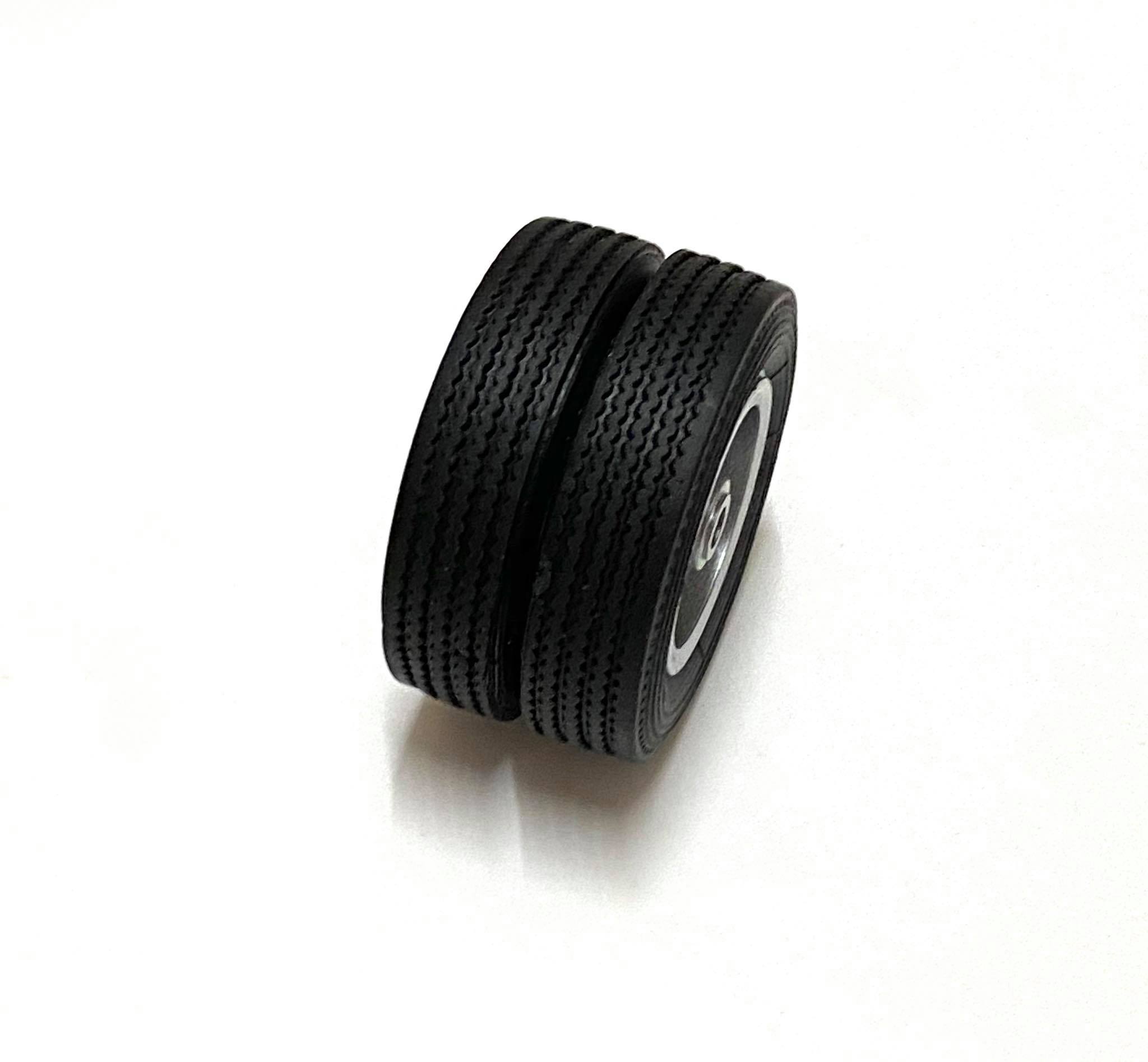 ล้อหลังยางกลวง 1 ชุด ได้ตามภาพ แกน 8.8 ซม.x 3 มม.