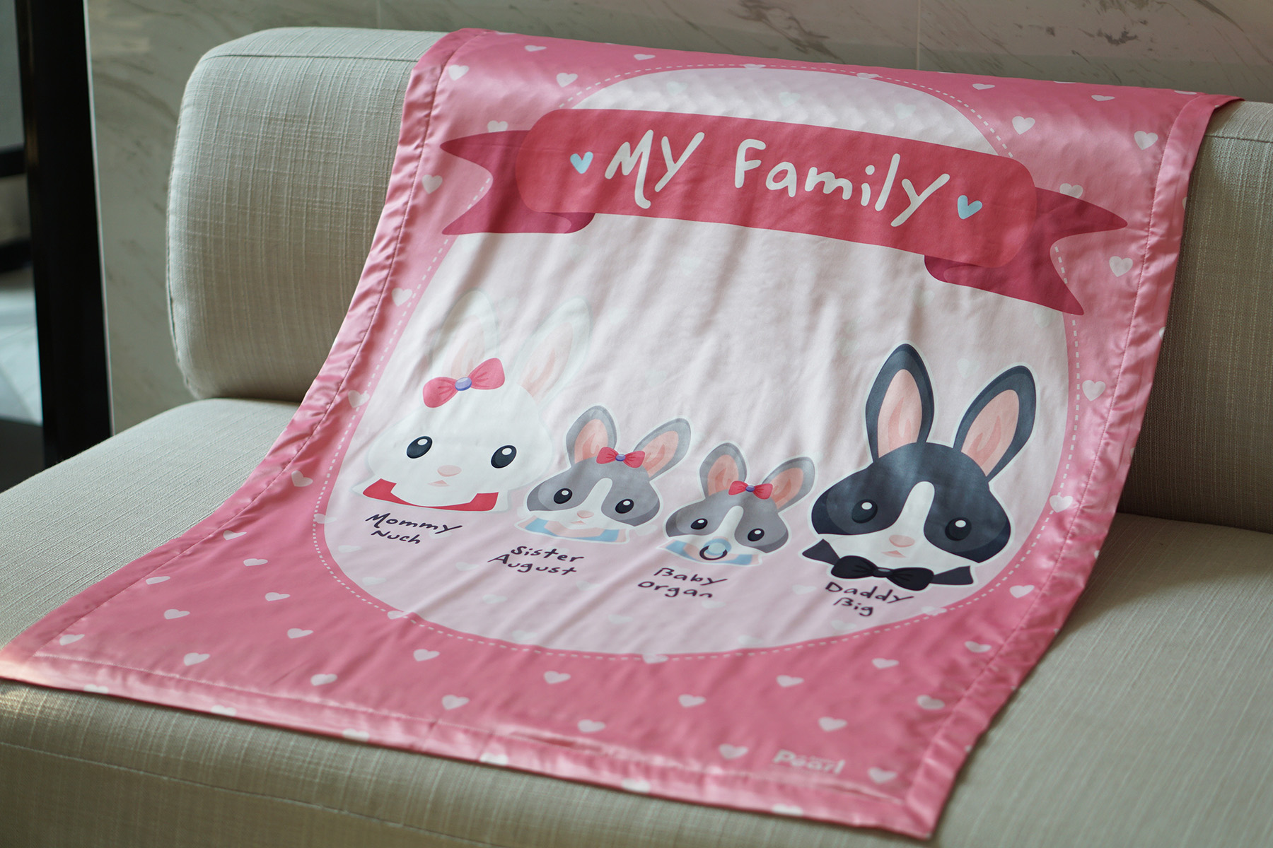 ผ้าห่มเด็ก ใส่ชื่อ ลายกระต่าย สีชมพู / Rabbit Family - Pink