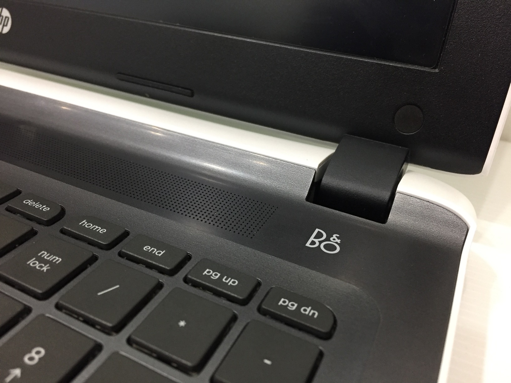 HP Pavilion 15-ab210TX