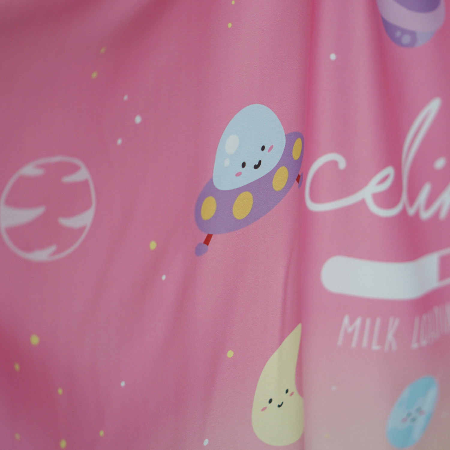 ผ้าคลุมให้นม สั่งทำใส่ชือ ลาย Planet and Friends - Pink Yellow