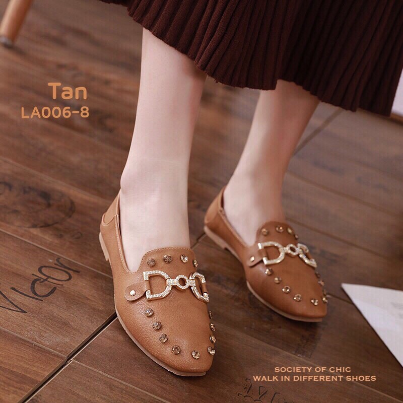 รองเท้าคัทชูนิ่มแต่งอะไหล่ (สีแดง)