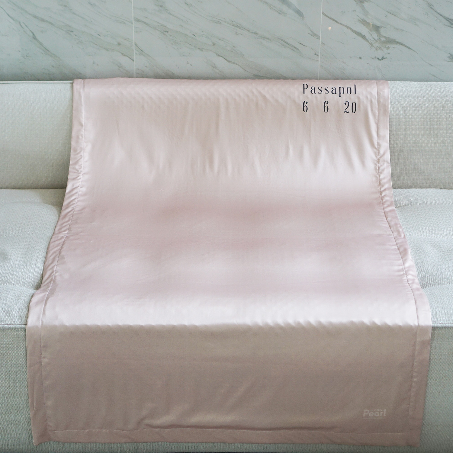 ผ้าห่มสั่งทำใส่ชื่อ ลาย Minimal - Beige