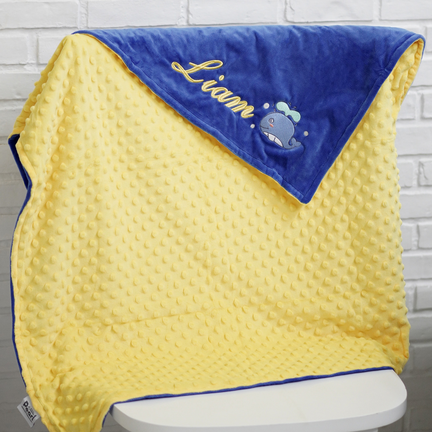 ผ้าห่ม Minky - สี Lemon-Navy 75x100cm แบบปักชื่อ+การ์ตูน - Whale