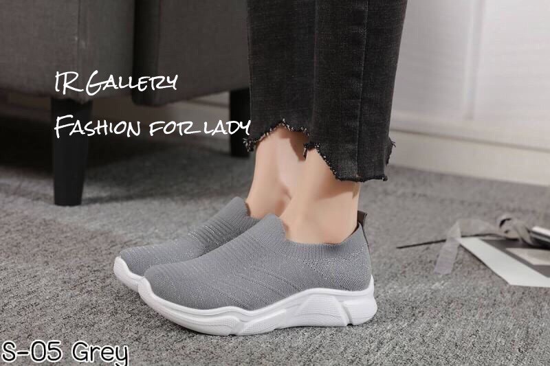 รองเท้าผ้าใบขอบทรงถุงเท้าแต่งกลิตเตอร์ (สีขาว)