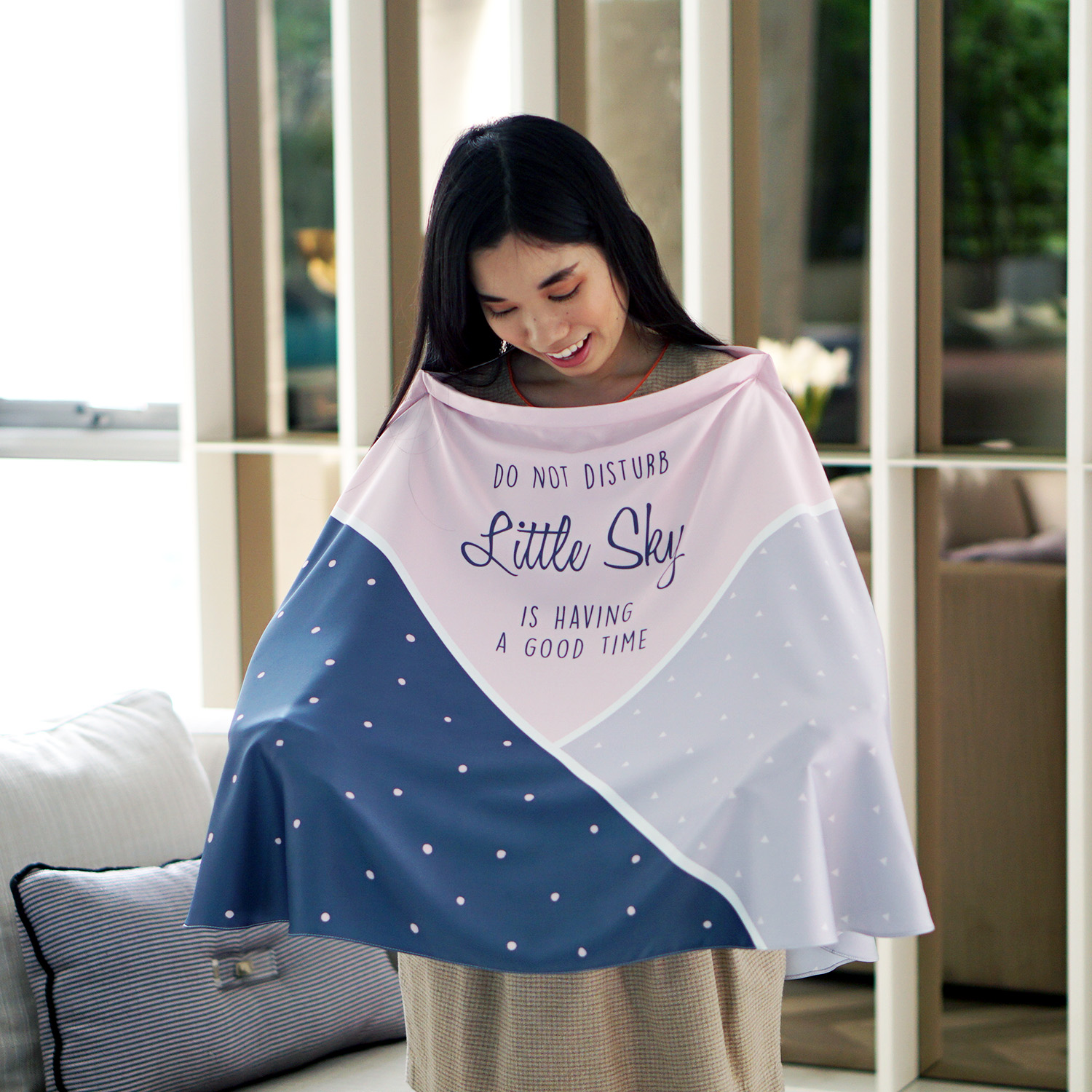ผ้าคลุมให้นม สั่งทำใส่ชือ ลาย Triangle - Pink/Grey/Navy